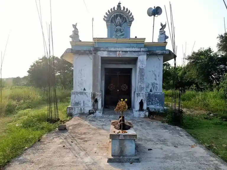 Arulmigu Mariyamman Iyyanar Temple, Aadhichanur - 605757 Arulmigu Mariyamman Iyyanar Temple, Aadhichanur - 605757, Viluppuram - Ancient Temple Architecture and History Image 3