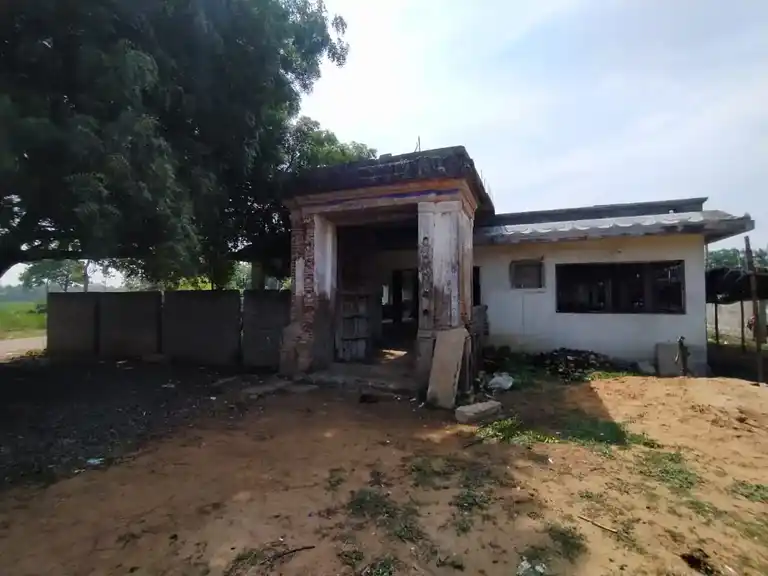 Arulmigu Mariyamman Pillayar Temple, Uthamathani - 612501 Arulmigu Mariyamman Pillayar Temple, Uthamathani - 612501, Thanjavur - Ancient Temple Architecture and History Image 5