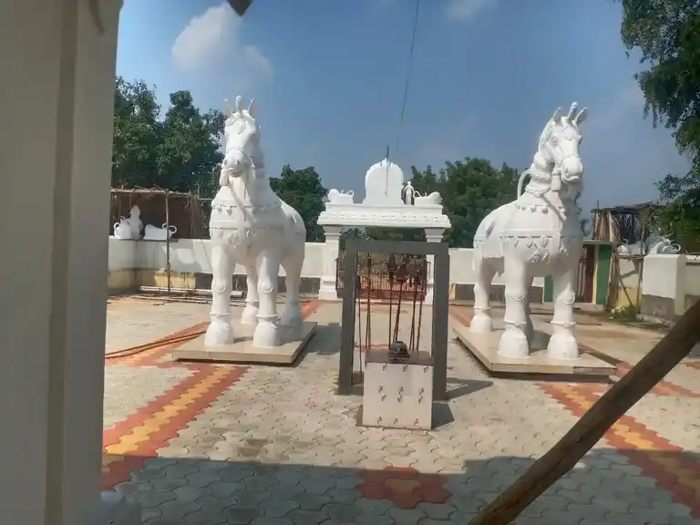 Arulmigu Mariyamman Sellandiyamman Temple, Murungai - 621207 அருள்மிகு பிடாரி செல்லாண்டியம்மன் திருக்கோயில், முருங்கை - 621207, Thiruchirappalli - Ancient Temple Architecture and History Image 5
