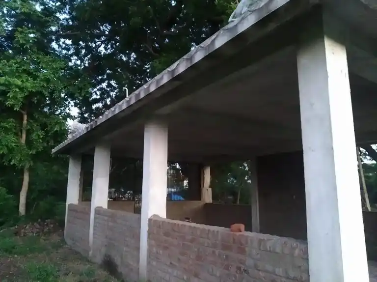 Arulmigu Mariyamman Selliamman And Varadharajaperumal Temple, Veiyalur - 608305 அருள்மிகு மாரியம்மன் திருக்கோயில், வெய்யலூர் - 608305, Cuddalore - Ancient Temple Architecture and History Image 2