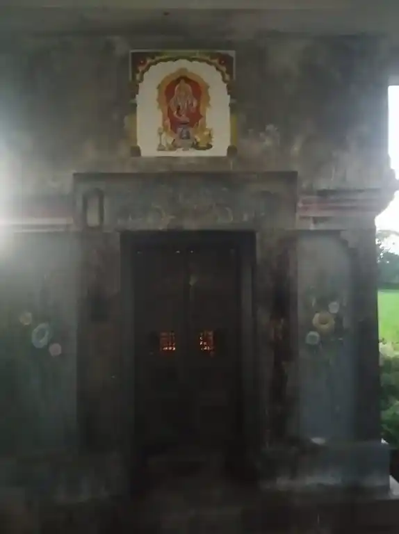 Arulmigu Mariyamman Selliamman And Varadharajaperumal Temple, Veiyalur - 608305 அருள்மிகு மாரியம்மன் திருக்கோயில், வெய்யலூர் - 608305, Cuddalore - Ancient Temple Architecture and History Image 3