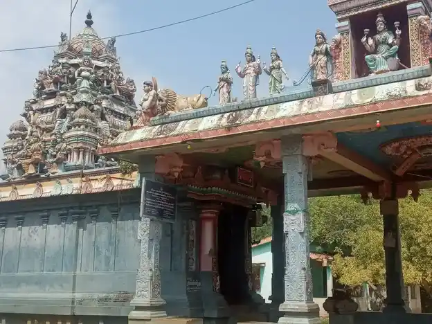 Arulmigu Mariyamman Temple, Aaladikkaadu - 622202 அருள்மிகு மாரியம்மன் திருக்கோயில், Aaladikkaadu - 622202, Pudukkottai - Ancient Temple Architecture and History Image 3