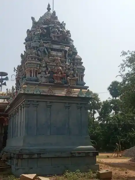 Arulmigu Mariyamman Temple, Aaladikkaadu - 622202 அருள்மிகு மாரியம்மன் திருக்கோயில், Aaladikkaadu - 622202, Pudukkottai - Ancient Temple Architecture and History Image 4
