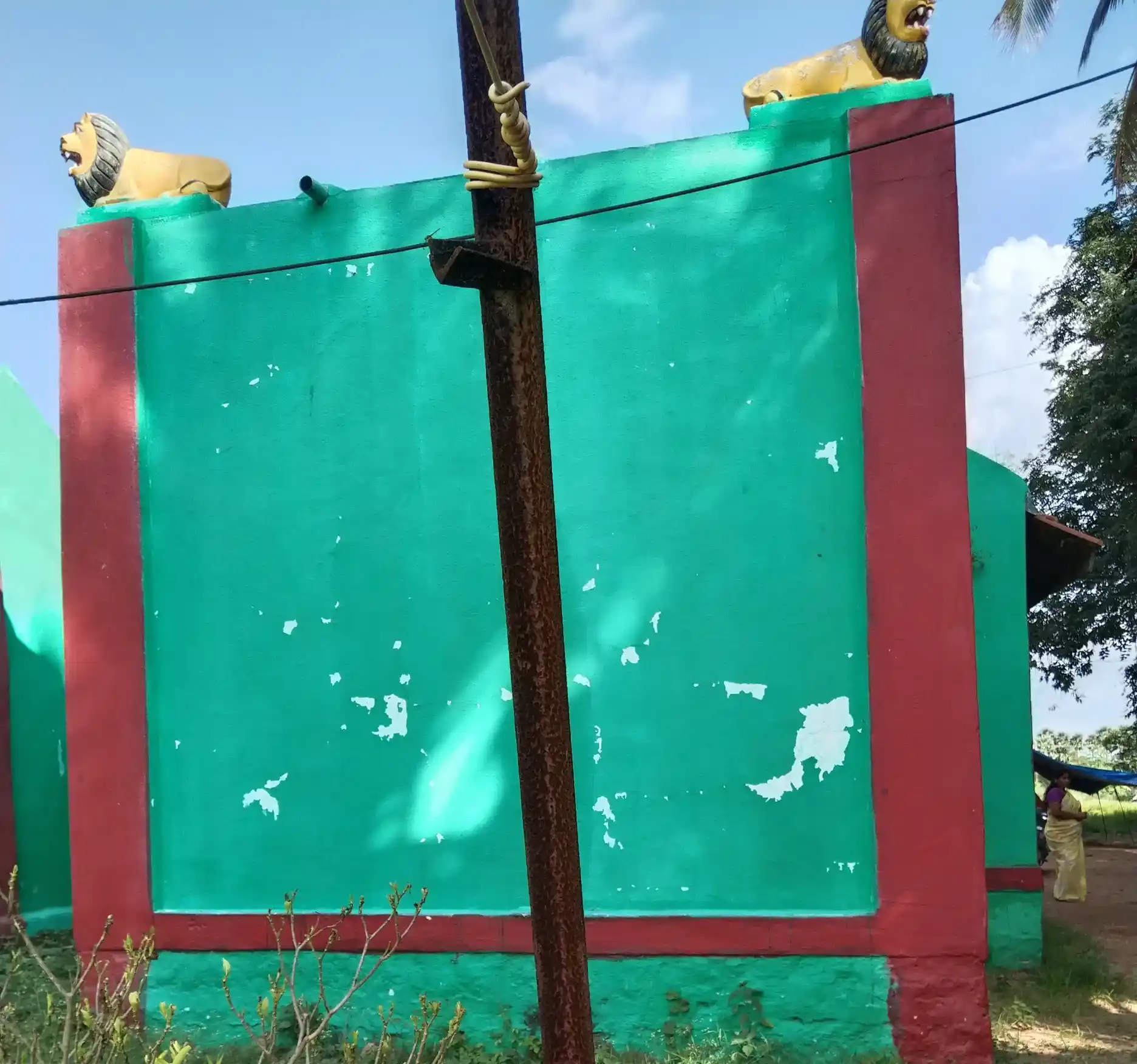 Arulmigu Mariyamman Temple, Aanandoor, Sennamoopankottai - 635304 அருள்மிகு மாரியம்மன் திருக்கோயில், Aanandoor, Sennamoopankottai - 635304, Krishnagiri - Ancient Temple Architecture and History Image 2