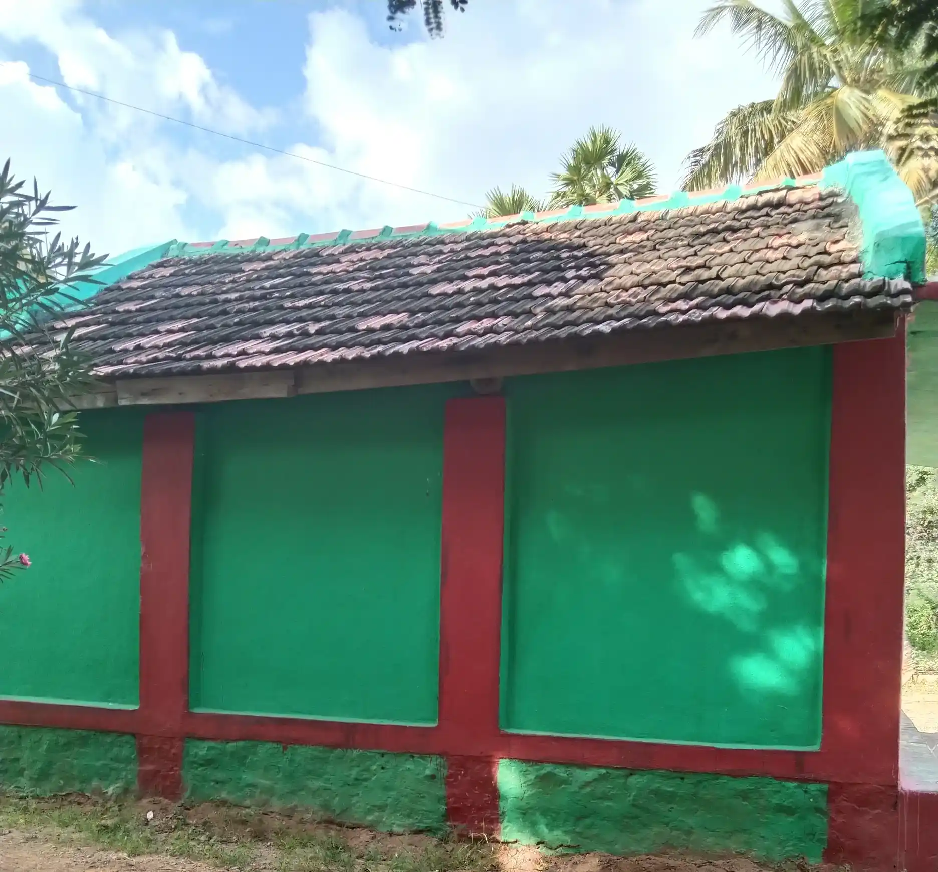 Arulmigu Mariyamman Temple, Aanandoor, Sennamoopankottai - 635304 அருள்மிகு மாரியம்மன் திருக்கோயில், Aanandoor, Sennamoopankottai - 635304, Krishnagiri - Ancient Temple Architecture and History Image 4
