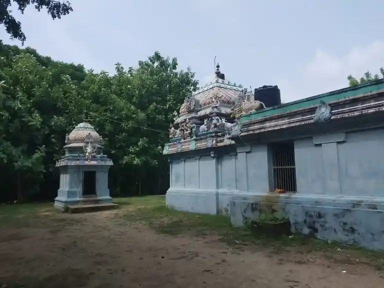 Arulmigu Mariyamman Temple, Achalpuram, Achalpuram - 609101 அருள்மிகு மாரியம்மன் அங்காளம்மன் திருக்கோயில், Achalpuram, Sirkazhi - 609101, Mayiladuthurai - Ancient Temple Architecture and History Image 4