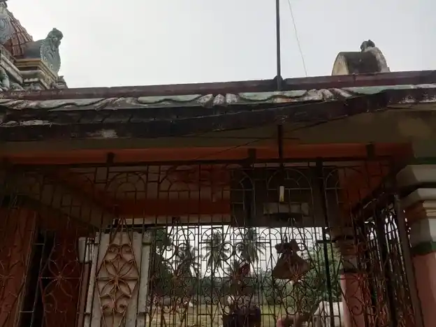 Arulmigu Mariyamman Temple, Adampur - 614626 அருள்மிகு மாரியம்மன் திருக்கோயில், அடம்பூர், ஆவுடையார்கோவில் வட்டம் - 614626, Pudukkottai - Ancient Temple Architecture and History Image 3