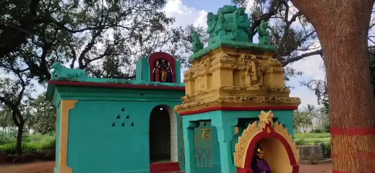 Arulmigu Mariyamman Temple, Alangayam - 635702 அருள்மிகு மாரியம்மன் திருக்கோயில், ஆலங்காயம் - 635702, Thirupathur - Ancient Temple Architecture and History Image 2