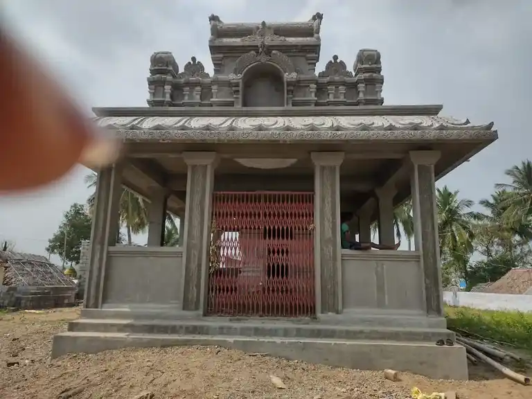 Arulmigu Mariyamman Temple, Alikoor, Harur - 636903 அருள்மிகு மாரியம்மன் திருக்கோயில், நரிப்பள்ளி, Harur - 636903, Dharmapuri - Ancient Temple Architecture and History Image 4
