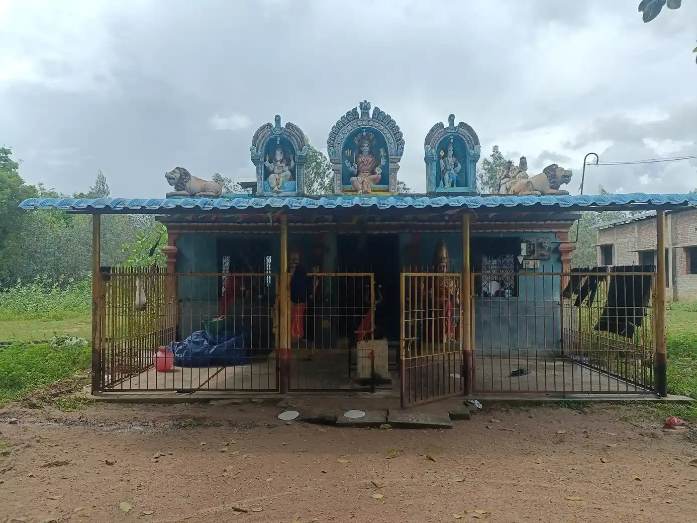 Arulmigu Mariyamman Temple, Ayuthakalam, Ayuthakalam - 612901 அருள்மிகு மாரியம்மன் திருக்கோயில், ஆயுதகளம், ஆயுதகளம் - 612901, Ariyalur - Ancient Temple Architecture and History Image 2