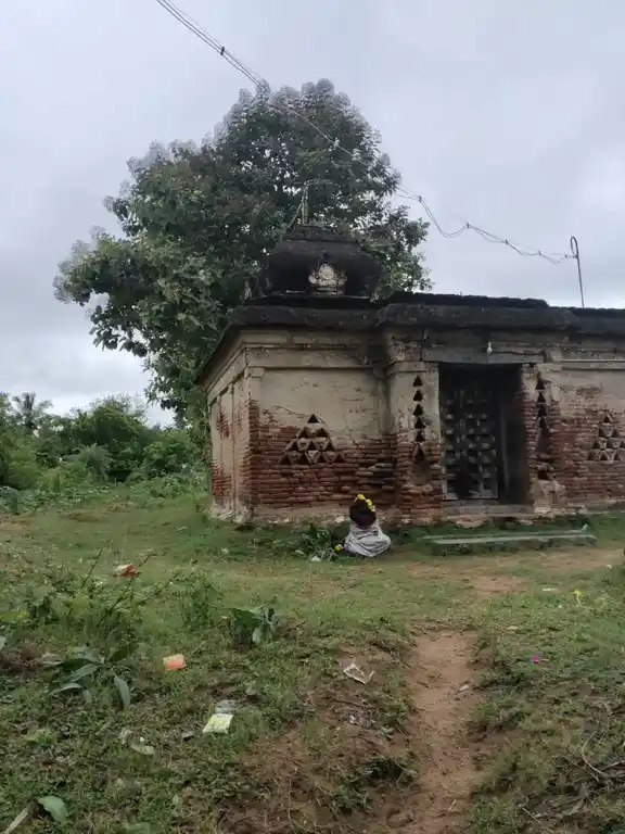 Arulmigu Mariyamman Temple, Azhaguperumalkuppam, Azhaguperumalkuppam - 605757 அருள்மிகு மாரியம்மன் திருக்கோயில், Azhaguperumalkuppam, Azhaguperumalkuppam - 605757, Viluppuram - Ancient Temple Architecture and History Image 2