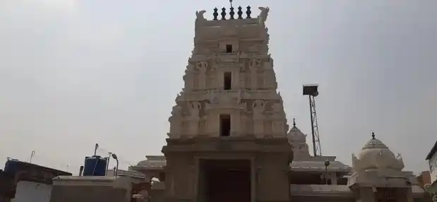 Arulmigu Mariyamman Temple, Chinadharapuram - 639202 அருள்மிகு மாரியம்மன் திருக்கோயில், Chinadharapuram - 639202, Karur - Ancient Temple Architecture and History Image 7