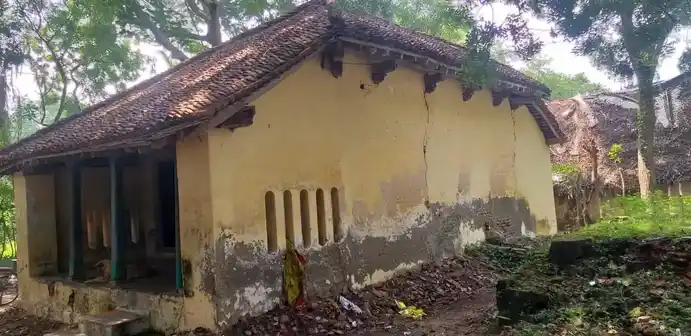 Arulmigu Mariyamman Temple, Edamanal, Edamanal - 609115 அ/மி.மாரியம்மன் திருக்கோயில், Edamanal, Sirkazhi - 609115, Mayiladuthurai - Ancient Temple Architecture and History Image 4