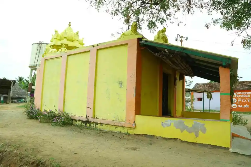 Arulmigu Mariyamman Temple, Erumiyampatti, Pappireddipatti - 636905 அருள்மிகு மாரியம்மன் திருக்கோயில், Erumiyampatti, Pappireddipatti - 636905, Dharmapuri - Ancient Temple Architecture and History Image 2