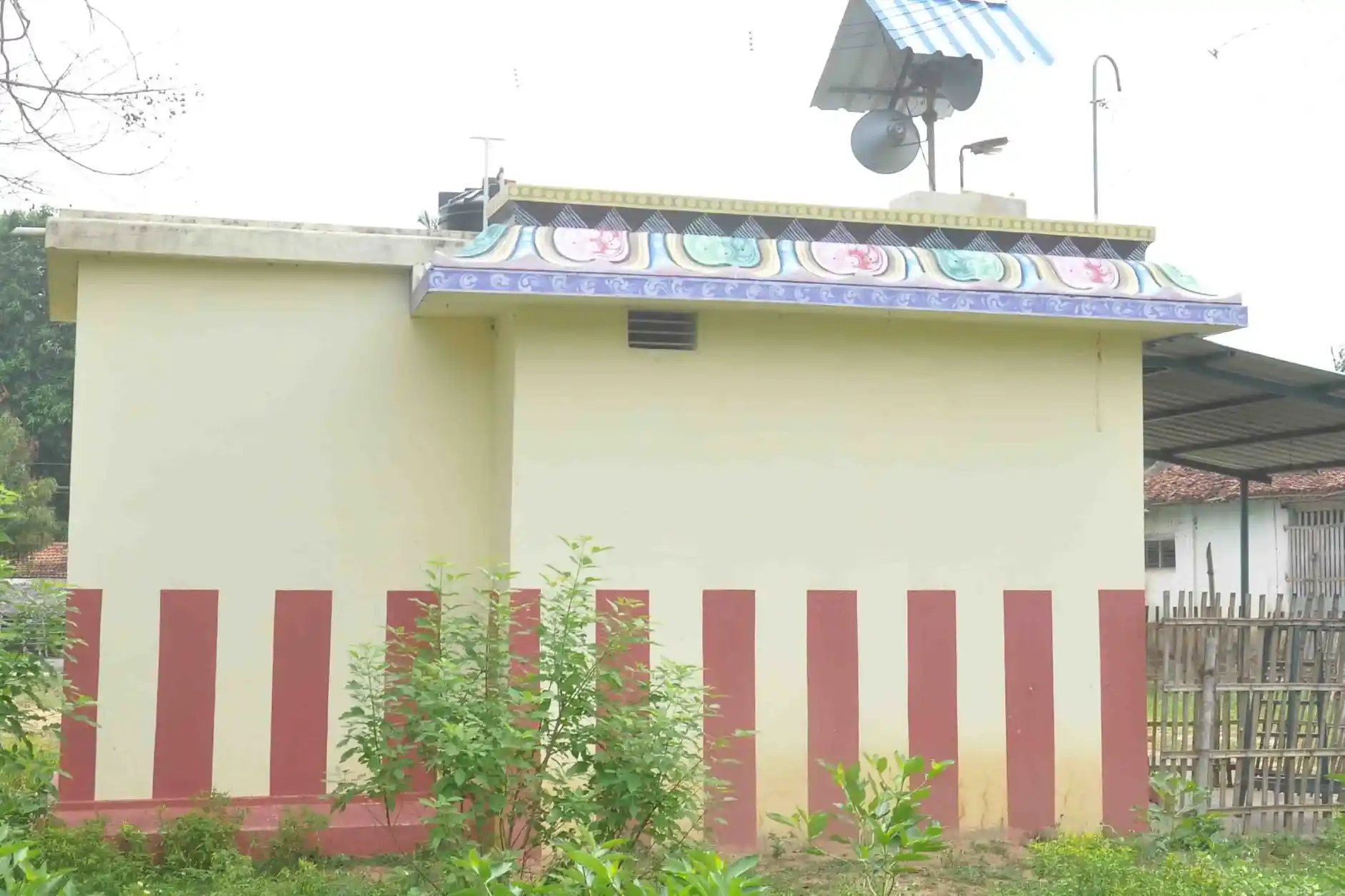 Arulmigu Mariyamman Temple, Ezhumagalur - 609805 அருள்மிகு மாரியம்மன் திருக்கோயில், Ezhumagalur - 609805, Mayiladuthurai - Ancient Temple Architecture and History Image 4