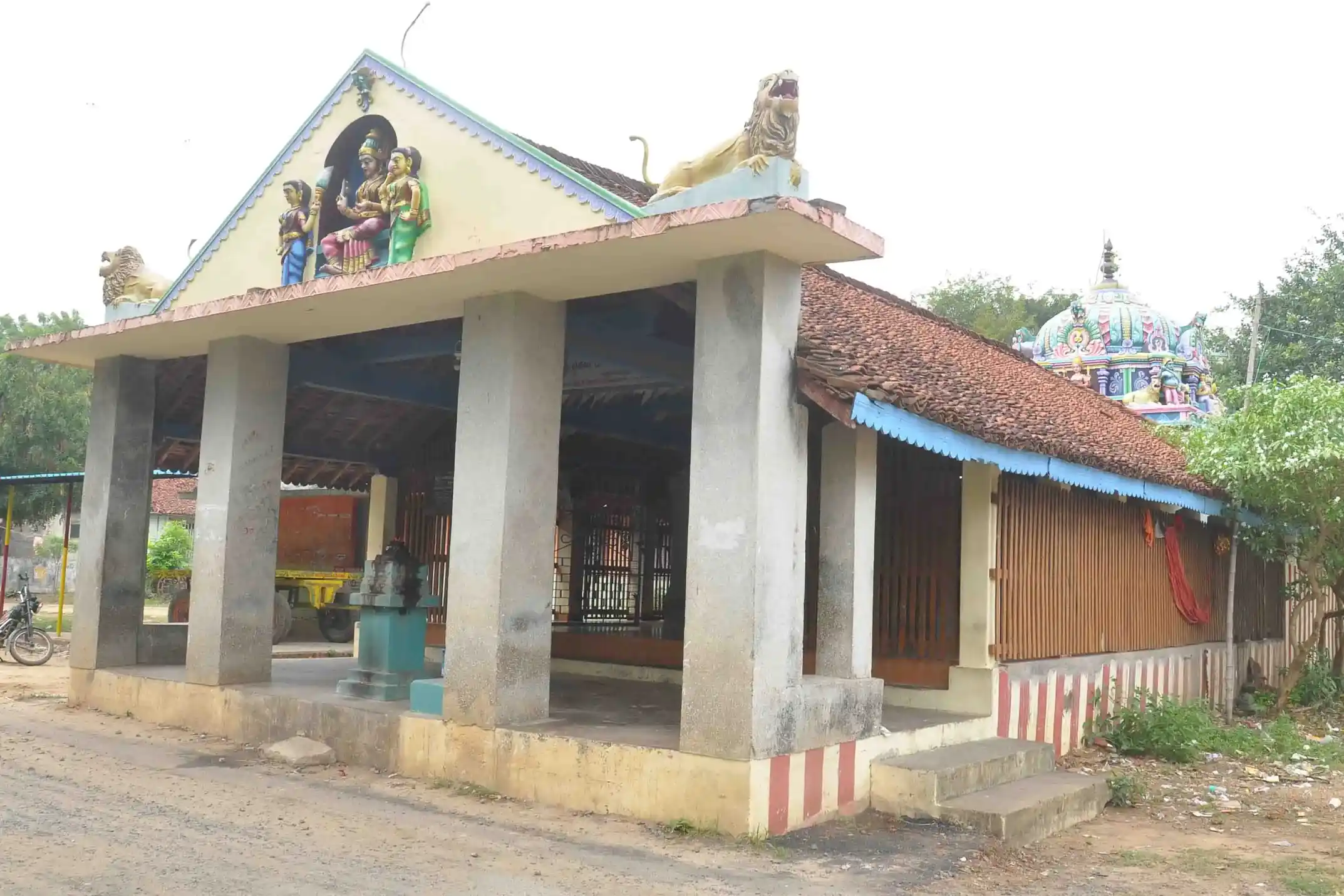 Arulmigu Mariyamman Temple, Ezhumagalur - 609805 அருள்மிகு மாரியம்மன் திருக்கோயில், Ezhumagalur - 609805, Mayiladuthurai - Ancient Temple Architecture and History Image 6