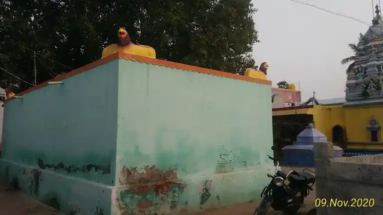 Arulmigu Mariyamman Temple, Kamatchipatti, Uttangarai - 635207 அருள்மிகு மாரியம்மன் திருக்கோயில், Kamatchipatti, Uttangarai - 635207, Krishnagiri - Ancient Temple Architecture and History Image 4