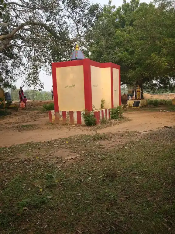 Arulmigu Mariyamman Temple, Karaikuruchi - 612904 அருள்மிகு மாரியம்மன் திருக்கோயில், காரைக்குறிச்சி - 612904, Ariyalur - Ancient Temple Architecture and History Image 5