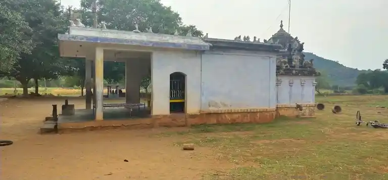 Arulmigu Mariyamman Temple, Karattampatti - 621014 Arulmigu Mariyamman Temple, Karattampatti - 621014, Thiruchirappalli - Ancient Temple Architecture and History Image 4