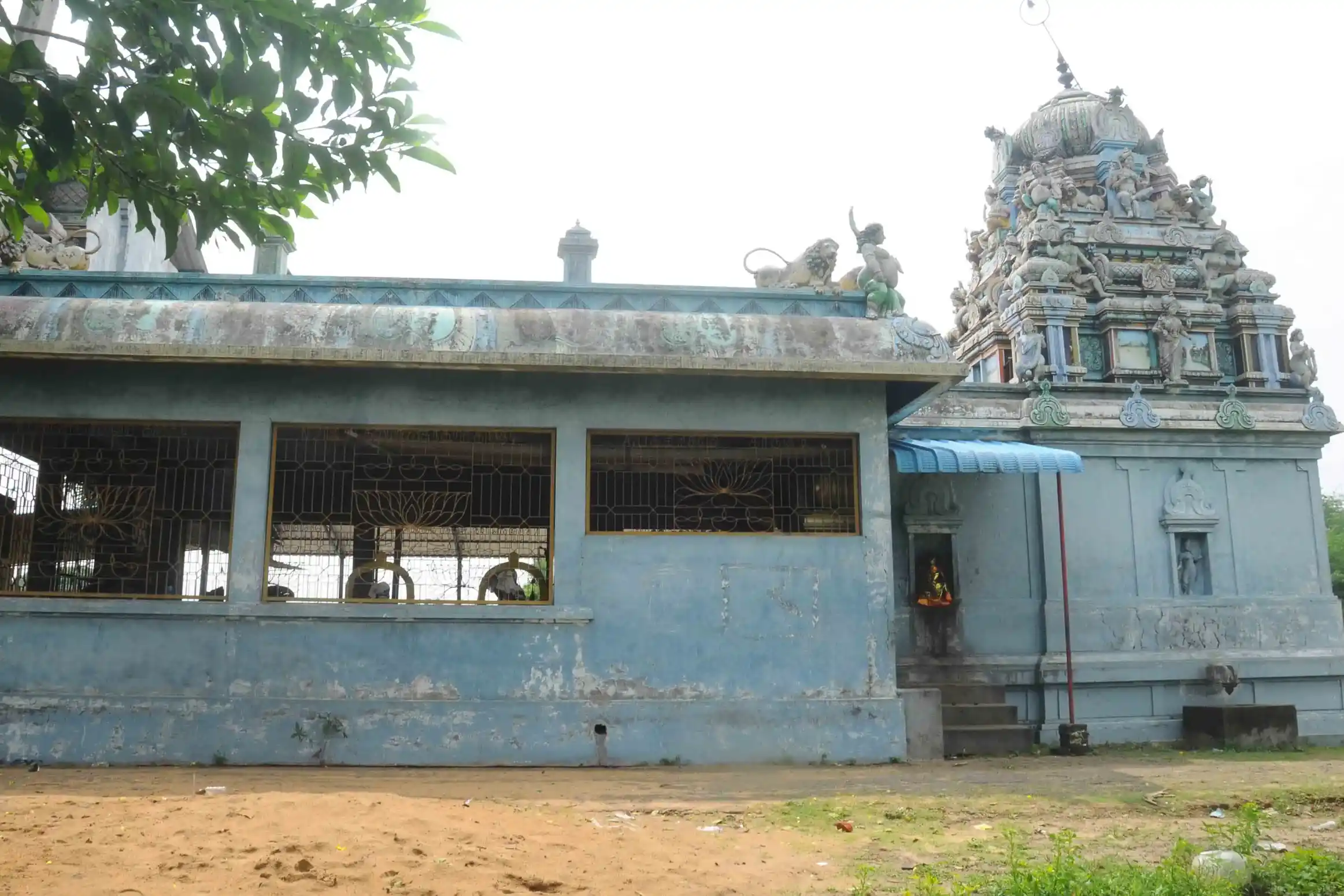 Arulmigu Mariyamman Temple, Karukudi - 609306 Arulmigu Mariyamman Temple, Karukudi - 609306, Mayiladuthurai - Ancient Temple Architecture and History Image 6