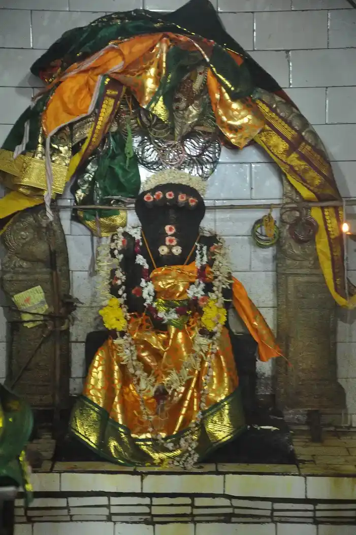Arulmigu Mariyamman Temple, Keezhavazhakkarai - 611104 அருள்மிகுமாரியம்மன் திருக்கோயில், Keezhavazhakkarai - 611104, Nagapattinam - Ancient Temple Architecture and History Image 2