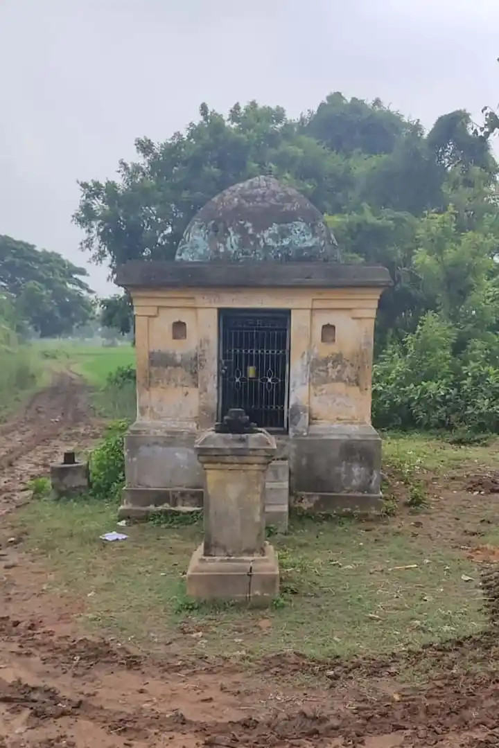 Arulmigu Mariyamman Temple, Keezhmanakkudi - 612504 அருள்மிகு மாரியம்மன் திருக்கோயில், Keezhmanakkudi - 612504, Thanjavur - Ancient Temple Architecture and History Image 4