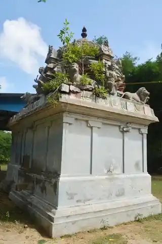 Arulmigu Mariyamman Temple, Kelasatanathapuram, Kezhasatanathapuram - 609109 அருள்மிகு மாரியம்மன் திருக்கோயில், Kelasatanathapuram, Kelasatanathapuram - 609109, Mayiladuthurai - Ancient Temple Architecture and History Image 3