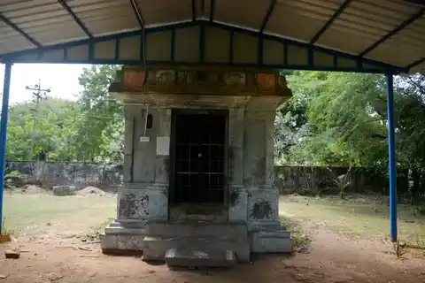 Arulmigu Mariyamman Temple, Kelasatanathapuram, Kezhasatanathapuram - 609109 அருள்மிகு மாரியம்மன் திருக்கோயில், Kelasatanathapuram, Kelasatanathapuram - 609109, Mayiladuthurai - Ancient Temple Architecture and History Image 4