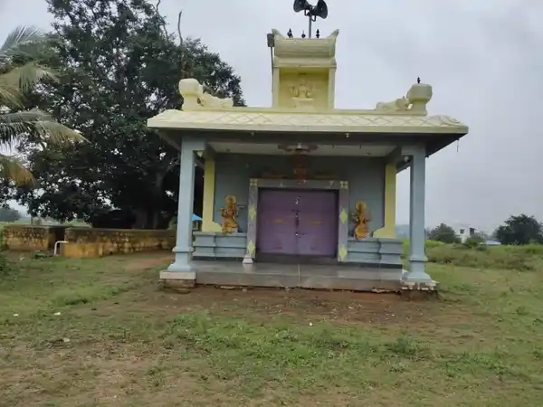 Arulmigu Mariyamman Temple, Kiraipatty, Kiraipatty - 636903 அருள்மிகு மாரியம்மன் திருக்கோயில், கீரைப்பட்டி, கீரைப்பட்டி - 636903, Dharmapuri - Ancient Temple Architecture and History Image 2