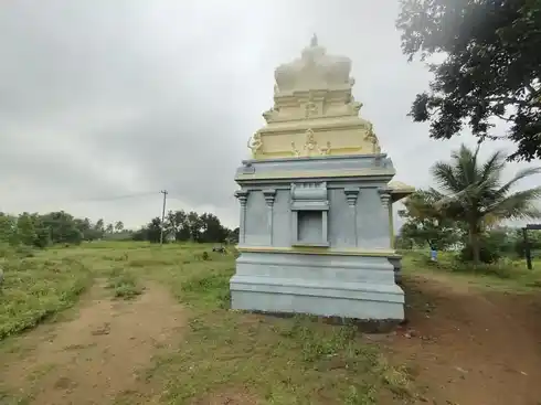Arulmigu Mariyamman Temple, Kiraipatty, Kiraipatty - 636903 அருள்மிகு மாரியம்மன் திருக்கோயில், கீரைப்பட்டி, கீரைப்பட்டி - 636903, Dharmapuri - Ancient Temple Architecture and History Image 3