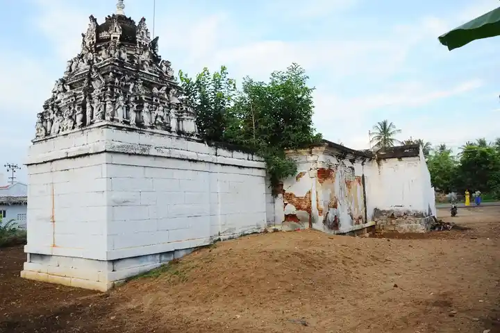 Arulmigu Mariyamman Temple, Koilpalaiyam - 639001 அருள்மிகு மாரியம்மன் திருக்கோயில், Koilpalaiyam - 639001, Karur - Ancient Temple Architecture and History Image 3
