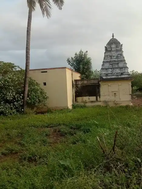 Arulmigu Mariyamman Temple, M.Mettupatti - 637020 அருள்மிகு மாரியம்மன் திருக்கோயில், எம். மேட்டுப்பட்டி - 637020, Namakkal - Ancient Temple Architecture and History Image 4