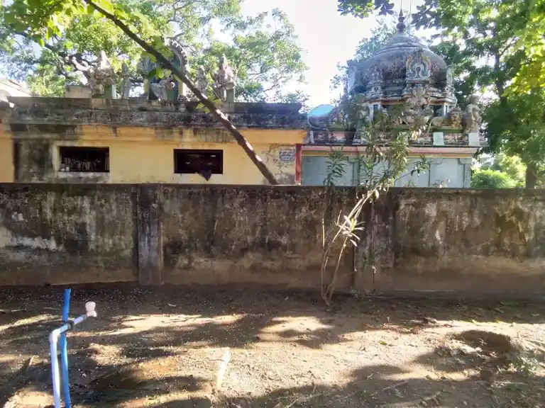 Arulmigu Mariyamman Temple, Melaperumpallam - 609107 அருள்மிகு மாரியம்மன் ஆலயம், மேலபெரும்பல்லம் - 609107, Mayiladuthurai - Ancient Temple Architecture and History Image 3