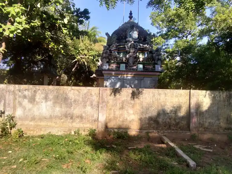 Arulmigu Mariyamman Temple, Melaperumpallam - 609107 அருள்மிகு மாரியம்மன் ஆலயம், மேலபெரும்பல்லம் - 609107, Mayiladuthurai - Ancient Temple Architecture and History Image 4