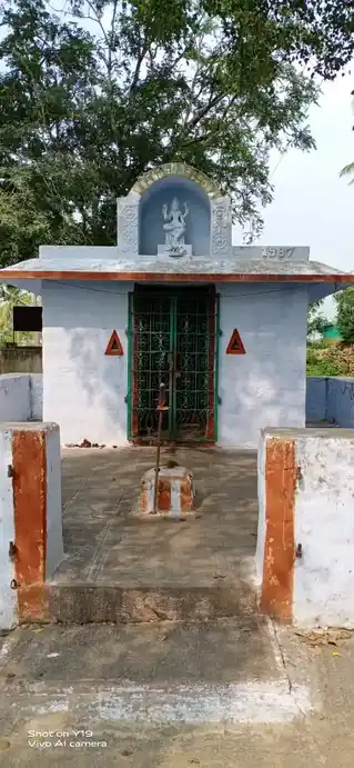 Arulmigu Mariyamman Temple, Morappur - 635305 அருள்மிகு மாரியம்மன் திருக்கோயில், மாம்பட்டி, மாம்பட்டி - 635305, Dharmapuri - Ancient Temple Architecture and History Image 2