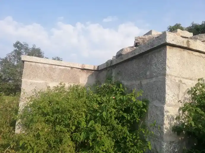 Arulmigu Mariyamman Temple, Near Check Post, Tatatarai - 635121 அருள்மிகு மாரியம்மன் திருக்கோயில், Near Check Post, Tatatarai - 635121, Krishnagiri - Ancient Temple Architecture and History Image 2