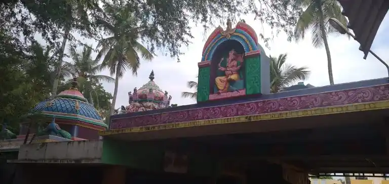 Arulmigu Mariyamman Temple, Paramathi To Tiruchengodu Road, Pandamangalam - 637208 அருள்மிகு மாரியம்மன் மற்றும் பகவதியம்மன் திருக்கோயில், பரமத்தி திருச்செங்கோடு சாலை, பாண்டமங்களம் - 637208, Namakkal - Ancient Temple Architecture and History Image 2