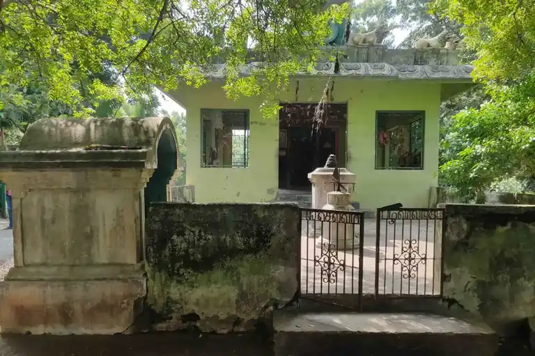 Arulmigu Mariyamman Temple, Pazhavalangudi - 609404 Arulmigu Mariyamman Temple, Pazhavalangudi - 609404, Mayiladuthurai - Ancient Temple Architecture and History Image 2