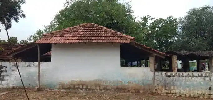 Arulmigu Mariyamman Temple, Sinniyampalayam - 639120 அருள்மிகு மாரியம்மன் திருக்கோயில், Sinniyampalayam - 639120, Karur - Ancient Temple Architecture and History Image 4