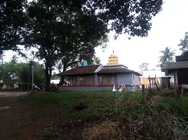 Arulmigu Mariyamman Temple, Sirukadambur - 621716 அருள்மிகு மாரியம்மன் திருக்கோயில், சிறுகடம்பூர் - 621716, Ariyalur - Ancient Temple Architecture and History Image 4