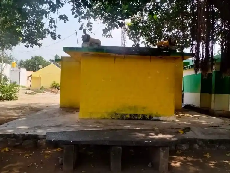 Arulmigu Mariyamman Temple, Sunnampatti - 635206 அருள்மிகு மாரியம்மன் திருக்கோயில், Sunnampatti - 635206, Krishnagiri - Ancient Temple Architecture and History Image 3