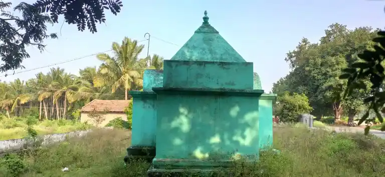 Arulmigu Mariyamman Temple, Tenkaraikottai - 636904 அருள்மிகு மாரியம்மன் திருக்கோயில், Tenkaraikottai - 636904, Dharmapuri - Ancient Temple Architecture and History Image 4