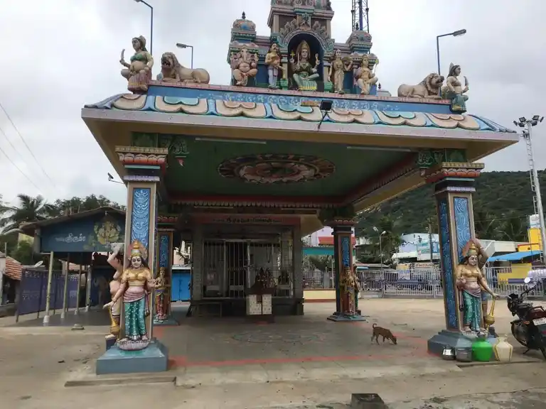 Arulmigu Mariyamman Temple, Thambiranpatti - 621104 அருள்மிகு மாரியம்மன் கம்பபெருமாள் திருக்கோயில், Thambiranpatti - 621104, Perambalur - Ancient Temple Architecture and History Image 3