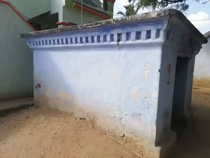 Arulmigu Mariyamman Temple, V Madepalli - 635121 அருள்மிகு மாரியம்மன் திருக்கோயில், V Madepalli - 635121, Krishnagiri - Ancient Temple Architecture and History Image 4