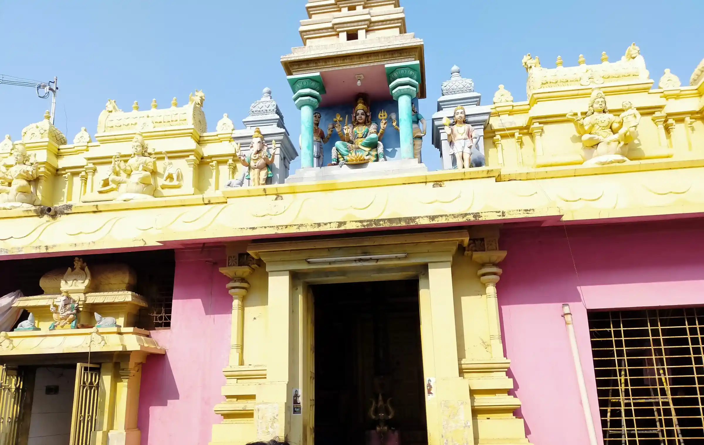 Arulmigu Mariyamman Temple, V.Marudhur, Villupuram - 605602 அருள்மிகு ஏழைமாரியம்மன் திருக்கோயில், வி.மருதூர், விழுப்புரம் - 605602, Viluppuram - Ancient Temple Architecture and History Image 3