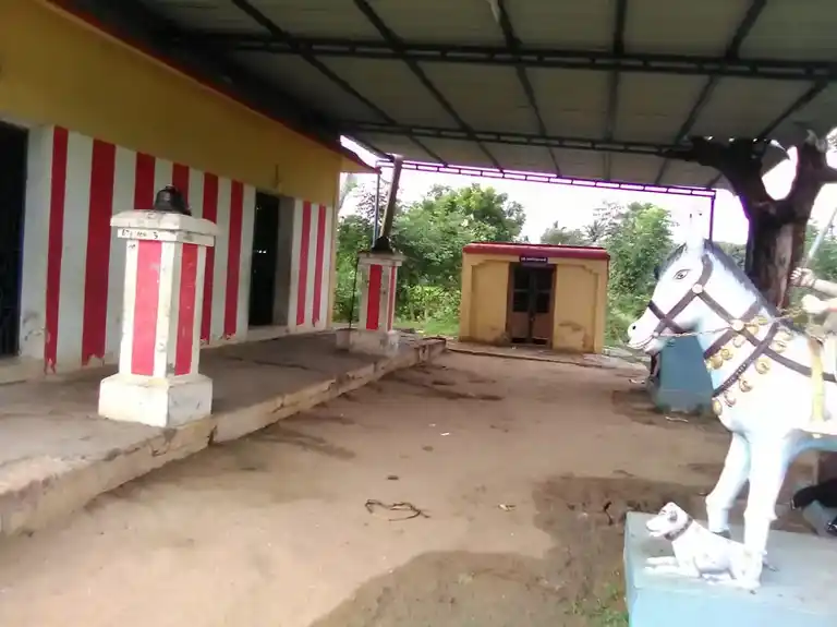 Arulmigu Mariyamman Temple, Vadakadambangudi - 611104 அருள்மிகு மாரியம்மன் திருக்கோயில், Vadakadambangudi - 611104, Nagapattinam - Ancient Temple Architecture and History Image 4