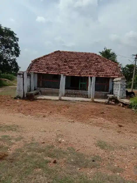 Arulmigu Mariyamman Temple, Velayuthampalayam - 639117 அருள்மிகு மாரியம்மன் திருக்கோயில், Velayuthampalayam - 639117, Karur - Ancient Temple Architecture and History Image 4