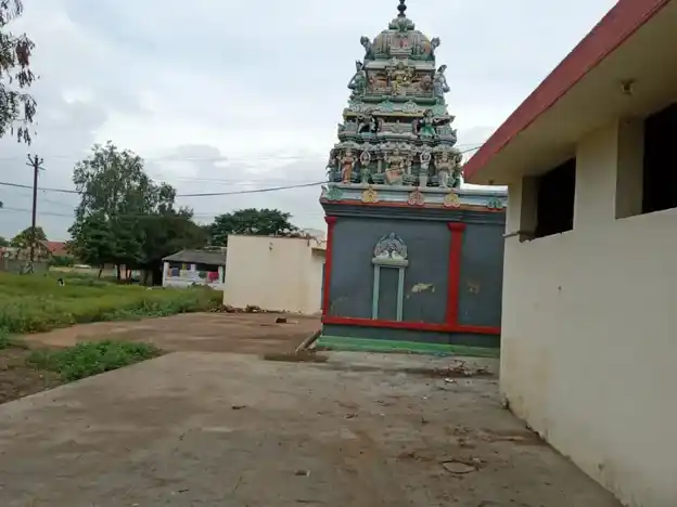 Arulmigu Mariyamman Temple, Vinaitheerthapuram, Elur - 637018 அருள்மிகு மாரியம்மன், விநாயகர் திருக்கோயில், Vinaitheerthapuram, செல்லப்பம்பட்டி - 637018, Namakkal - Ancient Temple Architecture and History Image 4