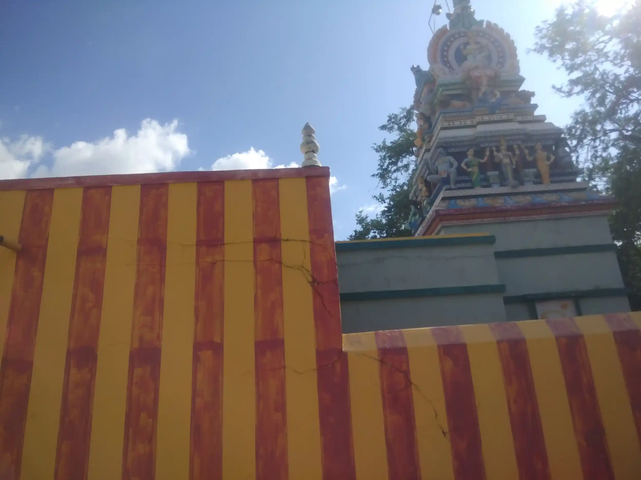 Arulmigu Mariyamman Temple, Vishamangalam - 635652 அருள்மிகு மாரியம்மன் திருக்கோயில், விஷமங்கலம் - 635652, Thirupathur - Ancient Temple Architecture and History Image 2