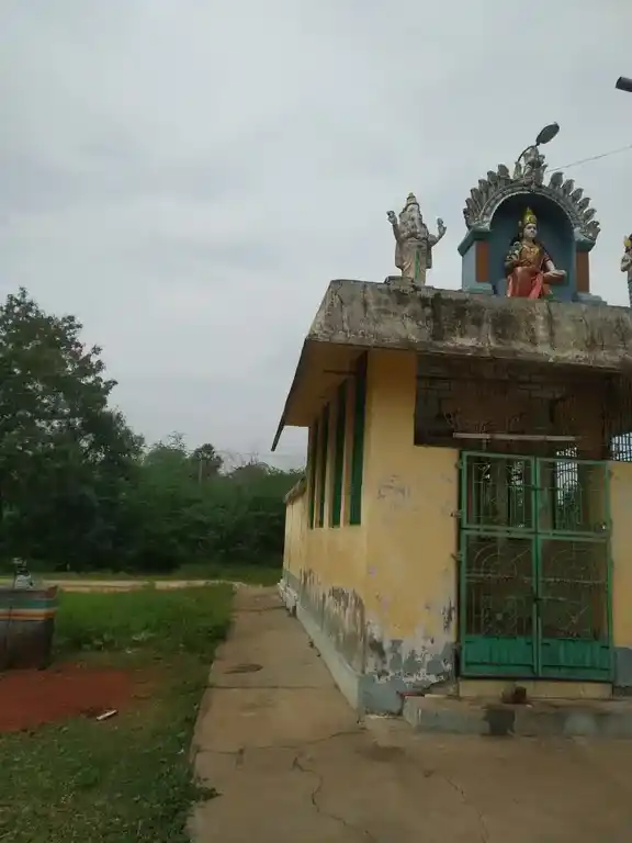 Arulmigu Mariyamman Throwpathiamman Temple, Rubanarayananallur - 606104 அருள்மிகு மாரியம்மன் திரௌபதியம்மன் திருக்கோயில், Rubanarayananallur - 606104, Cuddalore - Ancient Temple Architecture and History Image 2